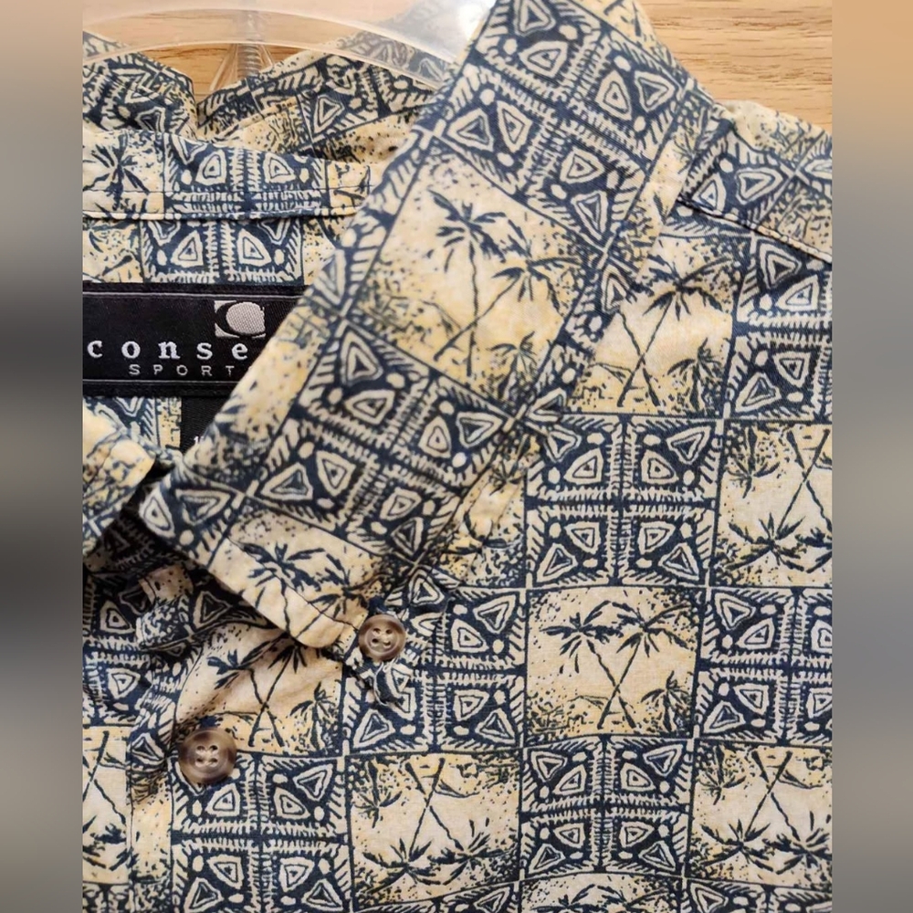 Men's Large Consensus Tropical Patterned Shirt